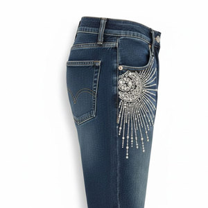 Shorts de Mezclilla con Pedrería, Proveedor de Marca Privada, Diseño de Tela Personalizado, Opciones de Acabado para Marcas - Product Image 6