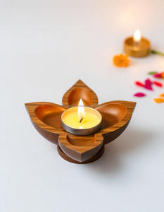 Support de bougie Diya en bois artisanal de qualité supérieure pour les célébrations de Diwali et la décoration intérieure indienne - Product Image 6