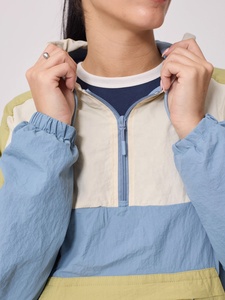 Chaqueta Cortavientos Oversize para Mujer con Capucha, Personalizada, con Media Cremallera, Tipo Pullover, Cortavientos, con Bloques de Color, Estilo Anorak - Product Image 5
