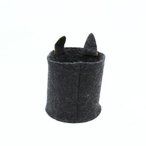 Portalápices de Fieltro con Cara de Gato Negro, Orejas Amarillas y Bigotes, Organizador de Escritorio Hecho a Mano para Oficina o Hogar - Product Image 4
