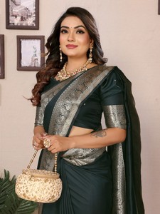 Sari en soie Banarasi avec travail de tissage, style moderne, pour les occasions de fête, Diwali et mariages, longueur au sol - Product Image 5