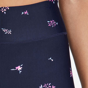 Leggings de sport pour femmes fabriqués au Pakistan, conçus pour l'entraînement physique, le yoga et les mouvements actifs. - Product Image 6