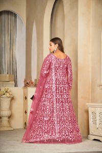 Costume Anarkali Gajri pour femme de qualité supérieure, manches 3/4, en crêpe de georgette, semi-couture, pour mariages et fêtes - Product Image 3