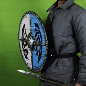 Bouclier rond en bois Viking fait main, design nordique traditionnel pour événements costumés, usage décoratif et collection - Product Image 4
