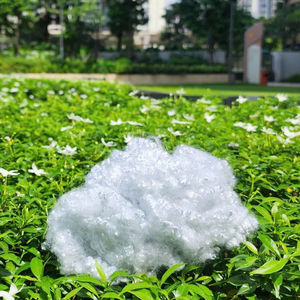 Fibra Hueca Conjugada HCS de 7Dx32mm, Sin Silicona, 100% Poliéster, Antiestática, Reciclable, Material de Relleno para Hilado - Product Image 1