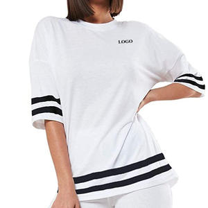 Ensemble T-shirt et Short Décontracté Deux Pièces Assorti Prix Usine / T-shirt à Manches Courtes avec Short Élégant pour Usage Quotidien 2026 - Product Image 2