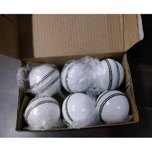 Fabrication de balles de cricket, balles de cricket dures ou balles de cricket sur mesure, dessus en liège, cuir de qualité supérieure, prix raisonnables. - Product Image 1