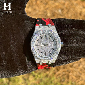 Reloj de Moissanita Personalizado, Plateado, Bisel Redondo Grande, Totalmente Cubierto de Piedras, Correa de Goma con Camuflaje Rojo, Reloj de Pulsera Deportivo de Lujo para Hombre - Product Image 6