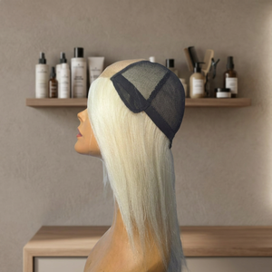 Perruque Lace Front Blonde Platine Lisse Longueur Moyenne Cheveux Vierges Bonnet en Dentelle Suisse Sans Colle Taille Moyenne - Product Image 4