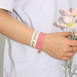 Bracelet personnalisé brodé avec la lettre « Meilleure maman », bracelet tissé réglable pour maman - Product Image 2