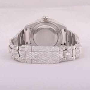 Montre de luxe personnalisée en or blanc avec diamants ronds pour homme, cadran noir entièrement pavé de moissanite argentée, montre-bracelet sertie de diamants - Product Image 4
