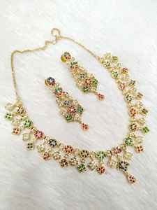 AD Stone Jewelry Set para mujer Deslumbrante collar indio Pendientes Combo para bodas Ocasiones festivas y regalos - Product Image 5