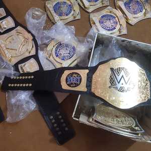 Cinturón de Campeonato WWE de Cuero Dorado, Diseño Profesional de Lucha Libre, Tamaño Estándar, 2023 - Product Image 5