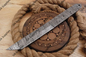 Couteau de chasse et de camping à lame fixe en acier de Damas à motif torsadé, lame Tanto pleine longueur, support ODM/OBM - Product Image 4