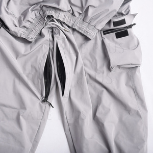 Pantalon de ski cargo ample et imperméable personnalisé pour homme, style streetwear, avec poches cargo, coupe large et décontractée - Product Image 4