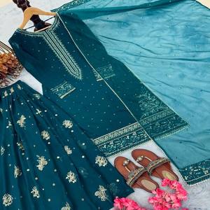 Conjunto VASTRA COTTAGE para Mujer, Top de Georgette con Bordado Intenso y Pantalones Plazo con Borlas, Dupatta de Organza, Prenda Étnica Completamente Cosida - Product Image 5