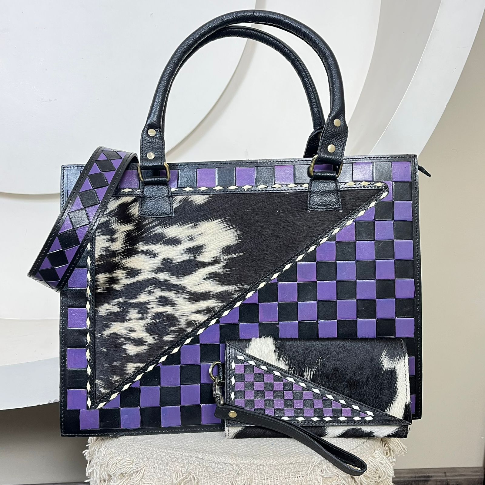 ลายตารางหมากรุกสีม่วงและดำ