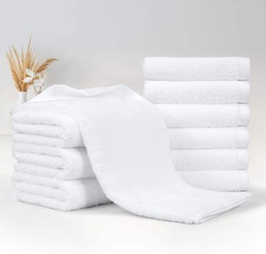 Serviette de bain blanche en coton pur de qualité supérieure 550 GSM, douce, confortable, très absorbante, séchage rapide, hôtel, hôtellerie, spa, resort - Product Image 2