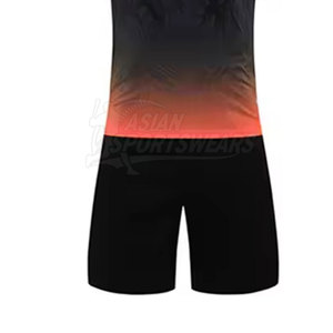 Ensemble d'uniformes de football durables et abordables avec tissu à séchage rapide, conçu pour un confort amélioré et une meilleure évacuation de la transpiration pendant les matchs - Product Image 5