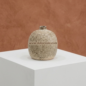 Vase rond en céramique rustique Moi M Cream, fait main, objet décoratif, vente en gros - Product Image 2