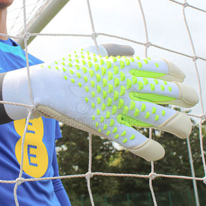 Gants de gardien de but confortables et légers, équipement d'entraînement de football durable et respirant pour hommes et jeunes - Product Image 5