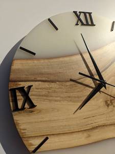 Horloge murale moderne en bois de noyer et résine époxy, cadran blanc silencieux à aiguilles, mouvement à quartz, décoration murale pour salon ou mariage - Product Image 5