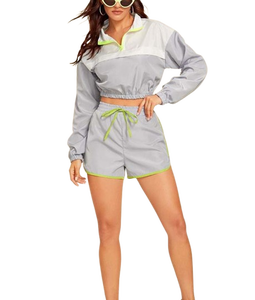 Conjunto de 2 piezas para mujer: Top corto con cremallera oversize y cortavientos, y shorts. - Product Image 4