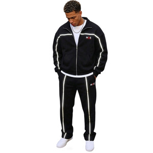 Ensembles de survêtements en molleton épais à rayures réfléchissantes, avec sweat à capuche et pantalon de jogging à manches raglan et fermeture éclair intégrale, style streetwear urbain, vente en gros - Product Image 5