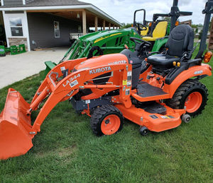 รถแทรกเตอร์ Kubota มือสองขายส่ง รุ่น B2320 เครื่องตัดหญ้าแบบนั่งขับขนาดเล็ก 125 ซีซี เครื่องยนต์ 2/4 จังหวะ ระบบไฮดรอลิก 28v 24v 58v - Product Image 2