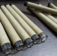 Rouleaux et cônes de papier brun et vert en chanvre américain, rouleaux de papier en chanvre américain brun, tubes magnifiquement roulés à la main, gestion de la marque