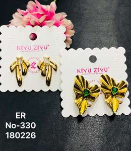 Pendientes de Moda con Diamantes Americanos en Acero Inoxidable Chapado en Oro para Mujer |   Ropa de Fiesta de Diseñador de Lujo - Product Image 3