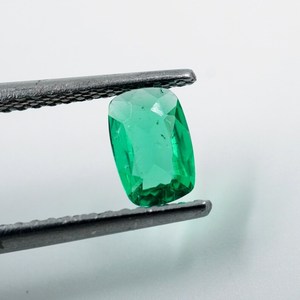 HAYAAT GEMS Esmeralda Cultivada en Laboratorio de 0.30 Quilates, Corte Cojín Facetado (6x4x2mm) para Joyería - Product Image 3