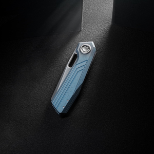 Couteaux pliants bleus avec lame argentée, manche en métal rainuré, pivot circulaire et fente d'ouverture de la lame pour une utilisation quotidienne en extérieur - Product Image 6