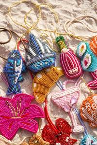 Adornos Navideños Hechos a Mano con Cuentas Náuticas de 4 Pulgadas, Veleros, Peces, Croissants, Cócteles, Decoraciones para Árboles Navideños, Juego de Regalo - Product Image 1