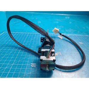 Motor paso a paso de 5 fases ORIENTAL MOTOR PK523B usado como pieza de repuesto para equipos de semiconductores Legacy - Product Image 3