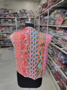 Chaleco Acolchado de Algodón con Flores Rosas, Cierre de Cordones Bordado a Mano, Chaqueta de Mujer Estilo Primavera, REGALO PARA ELLA - Product Image 6