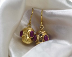 Pendientes de Aro con Bola de Rubí Natural, Chapados en Oro de 18K, Hechos a Mano, Estilo Bohemio Vintage, con Certificado IGI, 13.8g, Regalo de Boda - Product Image 3