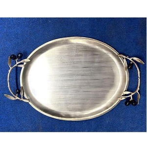 Plateau rond en aluminium de designer à motifs floraux, finition argent mat, plateau de service en métal pour chocolats, idéal pour les cadeaux festifs et la décoration intérieure - Product Image 2