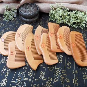 Peigne à cheveux de poche en bois de Neem fait main, taille voyage, peigne en bois naturel par Curio Craft - Product Image 3