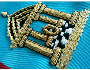 Badge en tissu de dentelle brodé main avec motif Master Sash AASR Prestige-Temple Square Compass Forget-me-not, en fils dorés, à coudre avec épingle de sûreté - Product Image 3