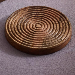 Sous-verres en bois poli de luxe pour une expérience culinaire haut de gamme et un accueil élégant des invités - Product Image 1