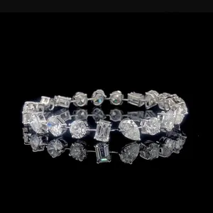 Exclusiva Pulsera de Diamantes E F VVS2 Cultivados en Laboratorio, Oro Blanco de 14k, Múltiples Formas, 8.2 Ct - Product Image 1