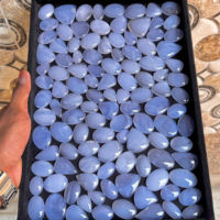 Vente en gros de cabochons de calcédoine bleue naturelle de qualité AAA, de formes variées, pour la lithothérapie, fourniture de pierres précieuses Mahnaj