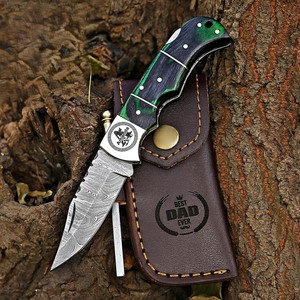 มีดพับ Damascus Lockback สำหรับขายส่ง ผู้ผลิต รับทำโลโก้ EDC มีดล่าสัตว์ คุณภาพอุตสาหกรรม ด้ามไม้ ปลายใบมีดแบบ Clip Point - Product Image 1
