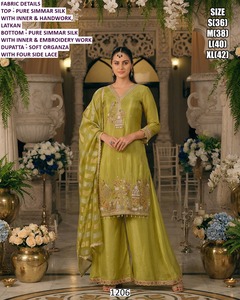 Kurti de fête pour femme en soie verte Royal Bloom, traditionnel, long jusqu'au sol - Product Image 1
