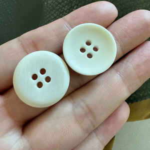 Boutons en os faits à la main, écologiques et biologiques par ZEHRA INDUSTRIES pour les marques de mode durables, artisanat naturel, cadeaux d'affaires - Product Image 4
