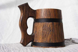 Tasses à thé et soucoupes vintage en bois - Product Image 3