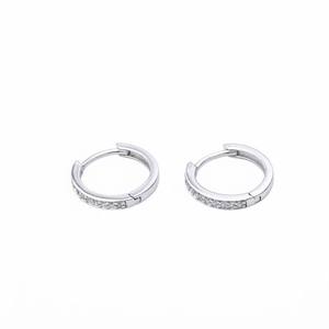 Pendientes Minimalistas con Diamantes de Corte Pera, Certificados por IGI, en Oro Blanco con Diseño de Engaste en Canal, para Fiestas, Estilo Moderno Unisex - Product Image 5