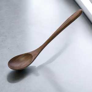 Cuillère en noyer artisanale, cuillère en bois classique de qualité supérieure, cuillère avec finition à grain naturel, cuillère de service en bois faite à la main - Product Image 3