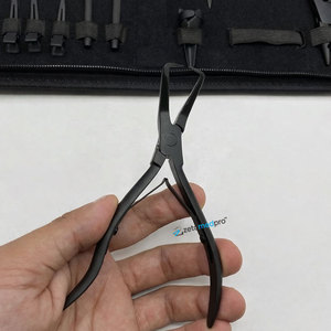 Kit d'outils professionnels et durables pour extensions de cheveux, avec logo personnalisé, en acier inoxydable noir mat, comprenant des pinces à maillons et des pinces à ouvrir. - Product Image 5